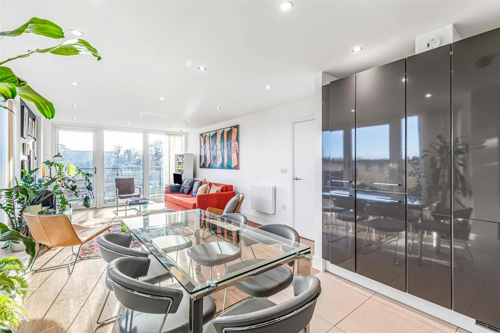 Flat Roehampton Lane in Greater London