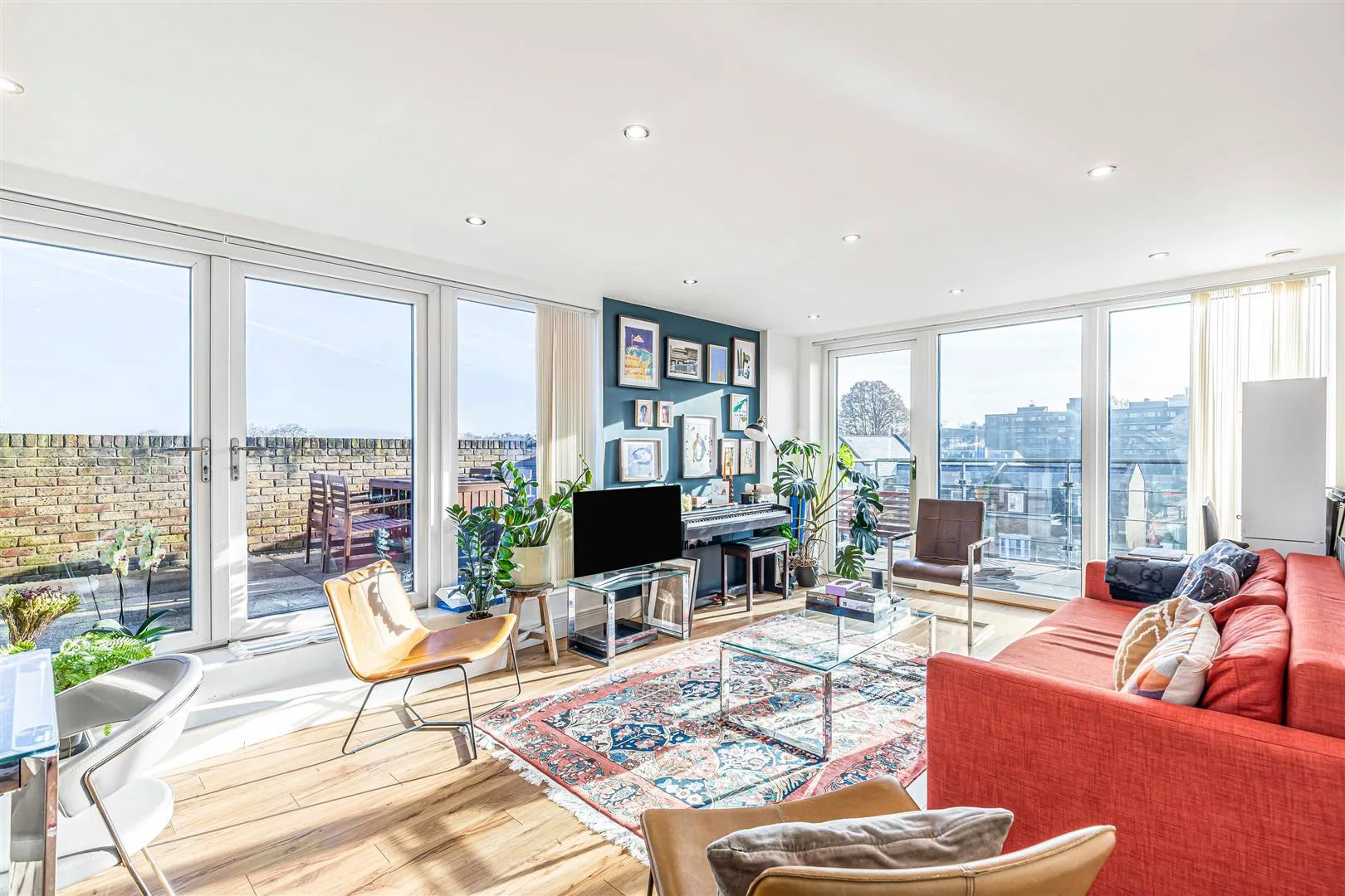 Flat Roehampton Lane in Greater London