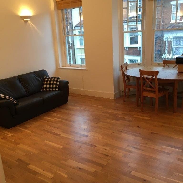 Flat Park Road in Greater London