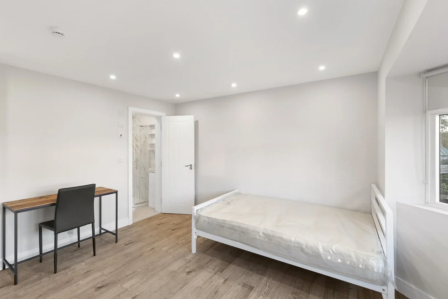 Flat Langton Way in Borough of Runnymede