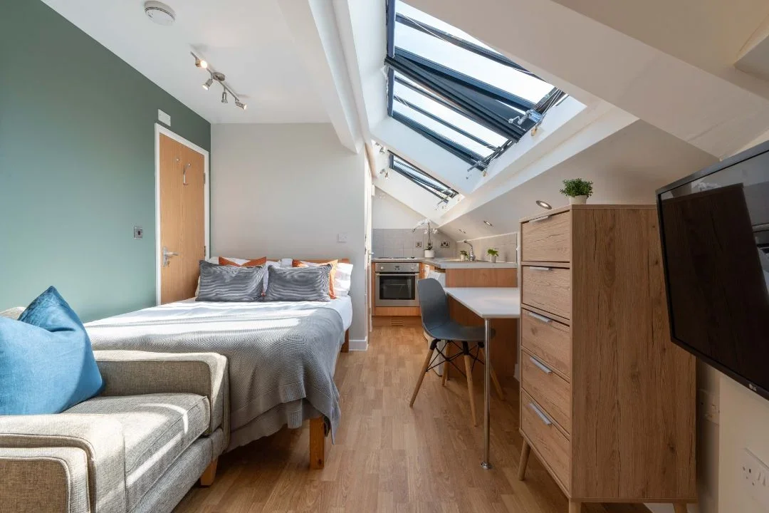 Flat Jesmond Road in Newcastle upon Tyne