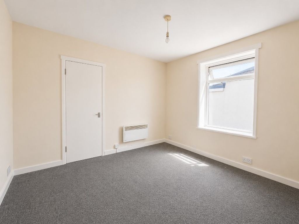 Flat Albert Street in Gosport