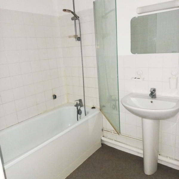 Appartement Place Charles Rouvière à Optevoz
