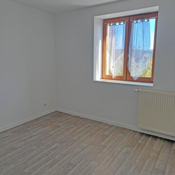 Appartement Place Charles Rouvière à Optevoz