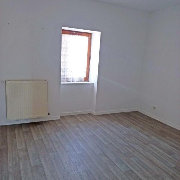 Appartement Place Charles Rouvière à Optevoz