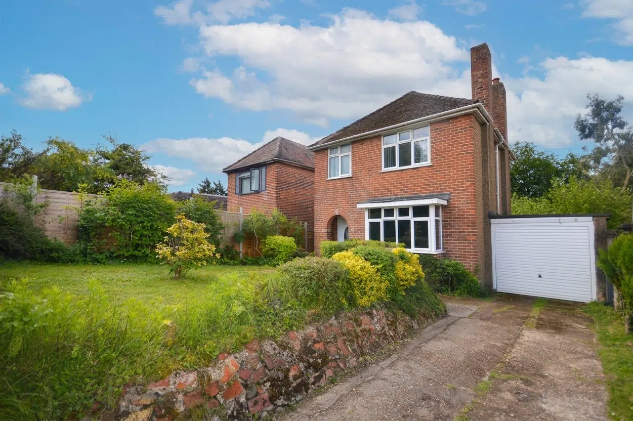 House London Road in Loudwater