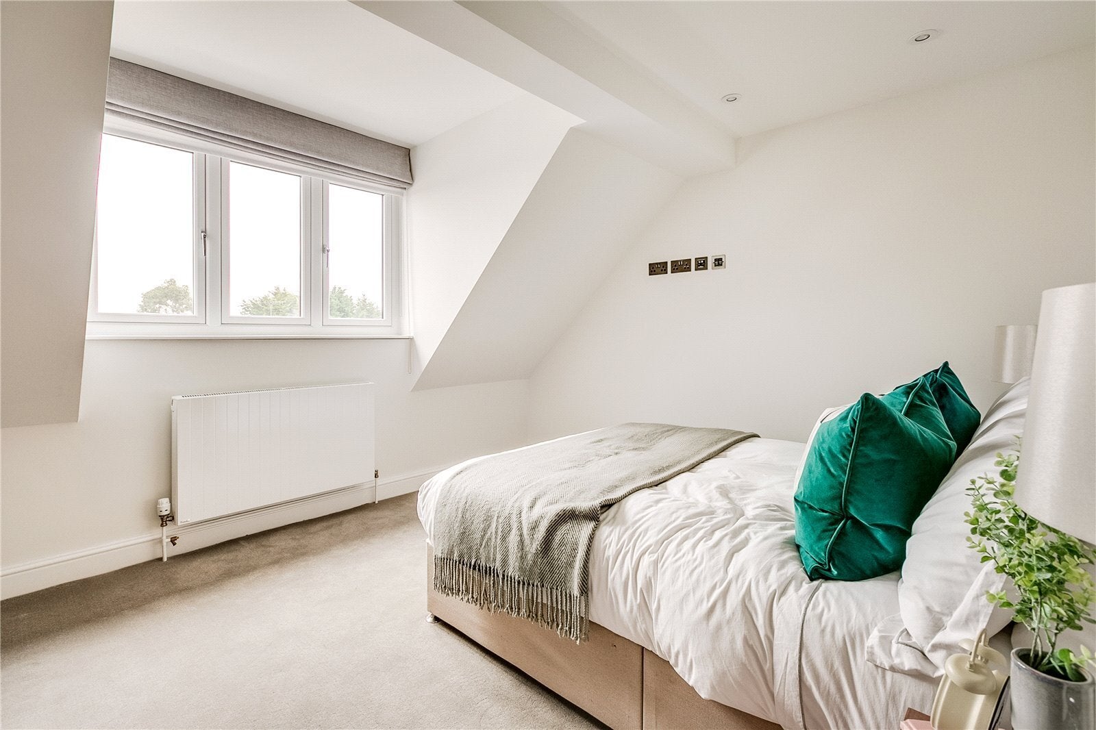 Flat Beechcroft Avenue in Greater London