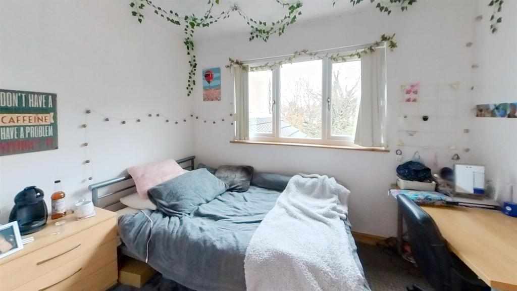 Room Tiverton Road in Birmingham