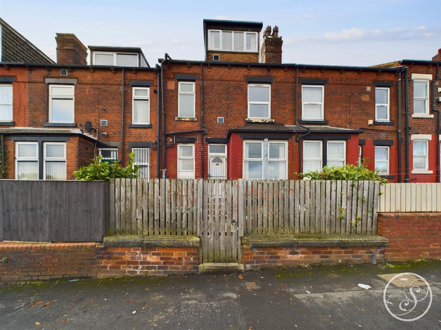 House Raincliffe Road in Leeds