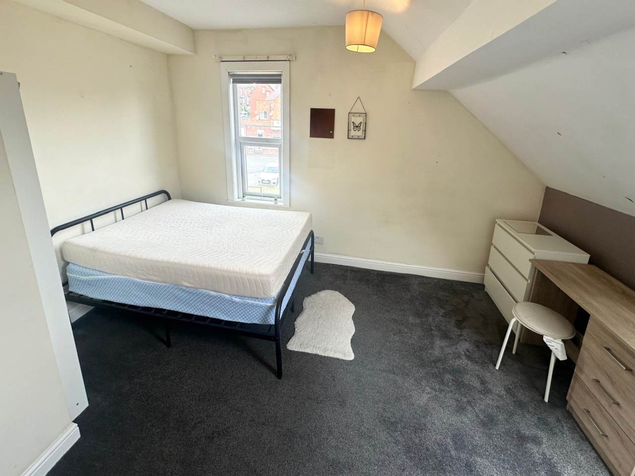 Room Haddon Avenue in Leeds