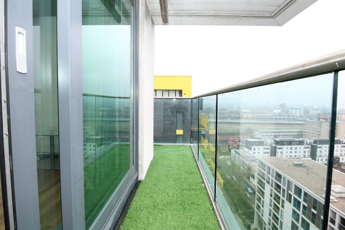 Flat Millharbour in Greater London