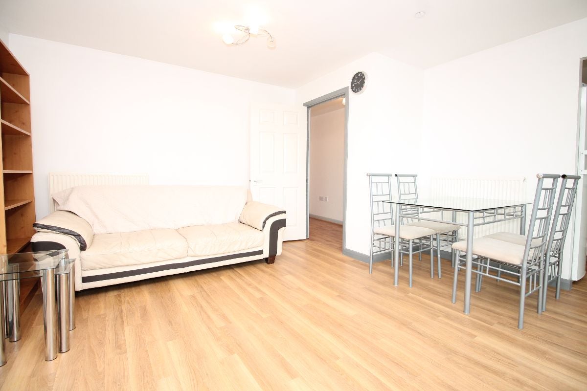 Flat Millharbour in Greater London