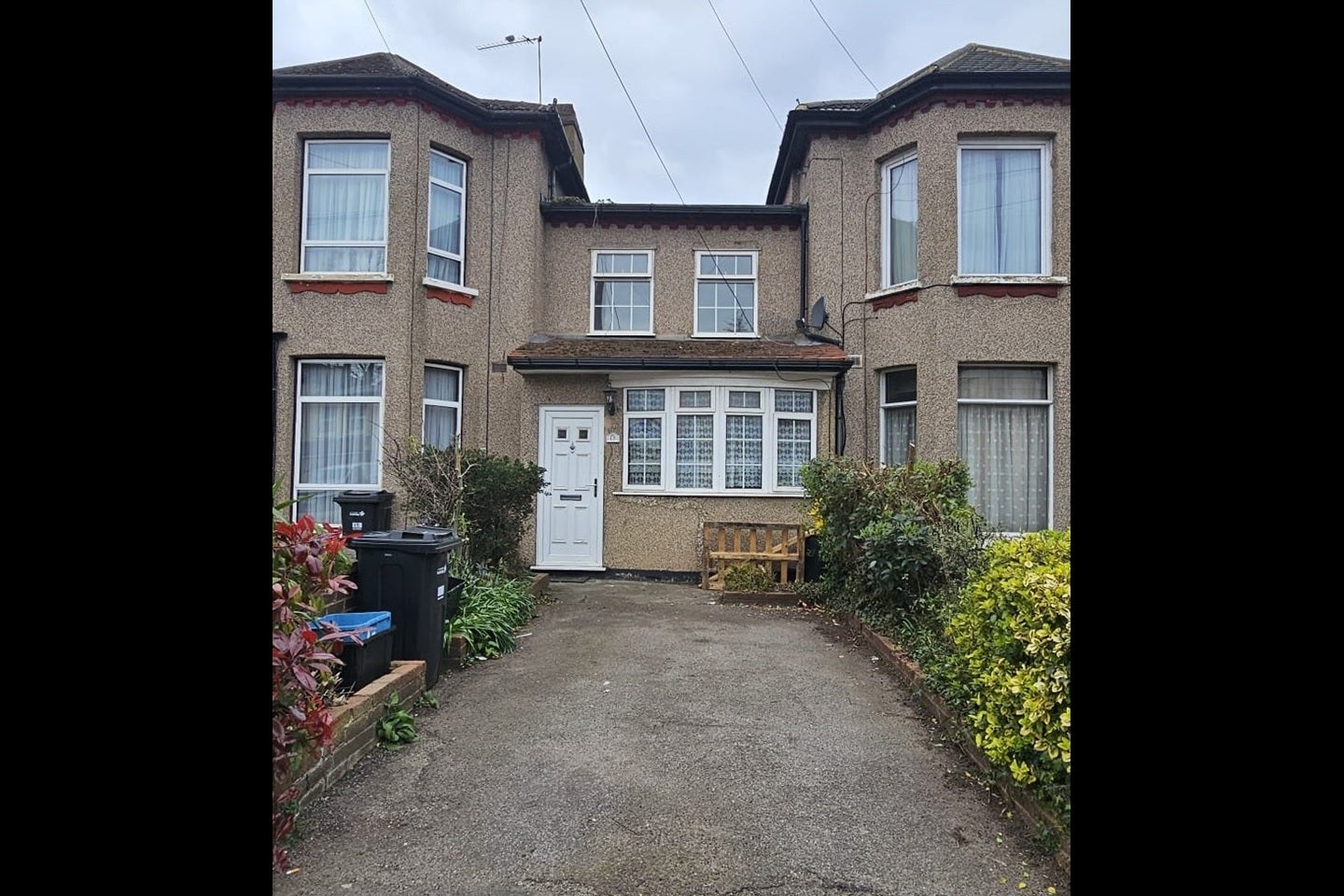 House Belgrave Avenue in Greater London