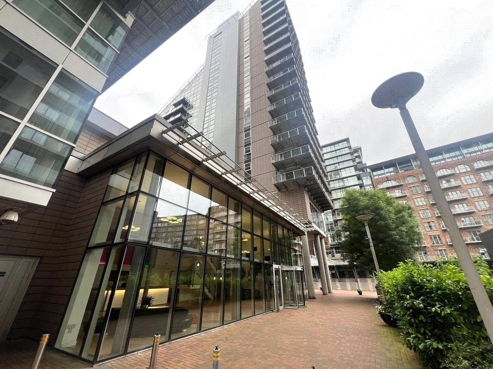 Flat Clowes Street in Salford