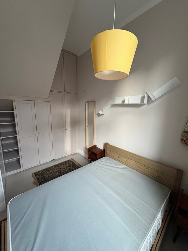 Room Harrow Road in City of Westminster