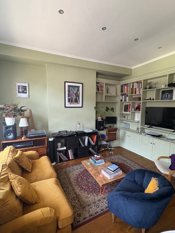 Room Harrow Road in City of Westminster