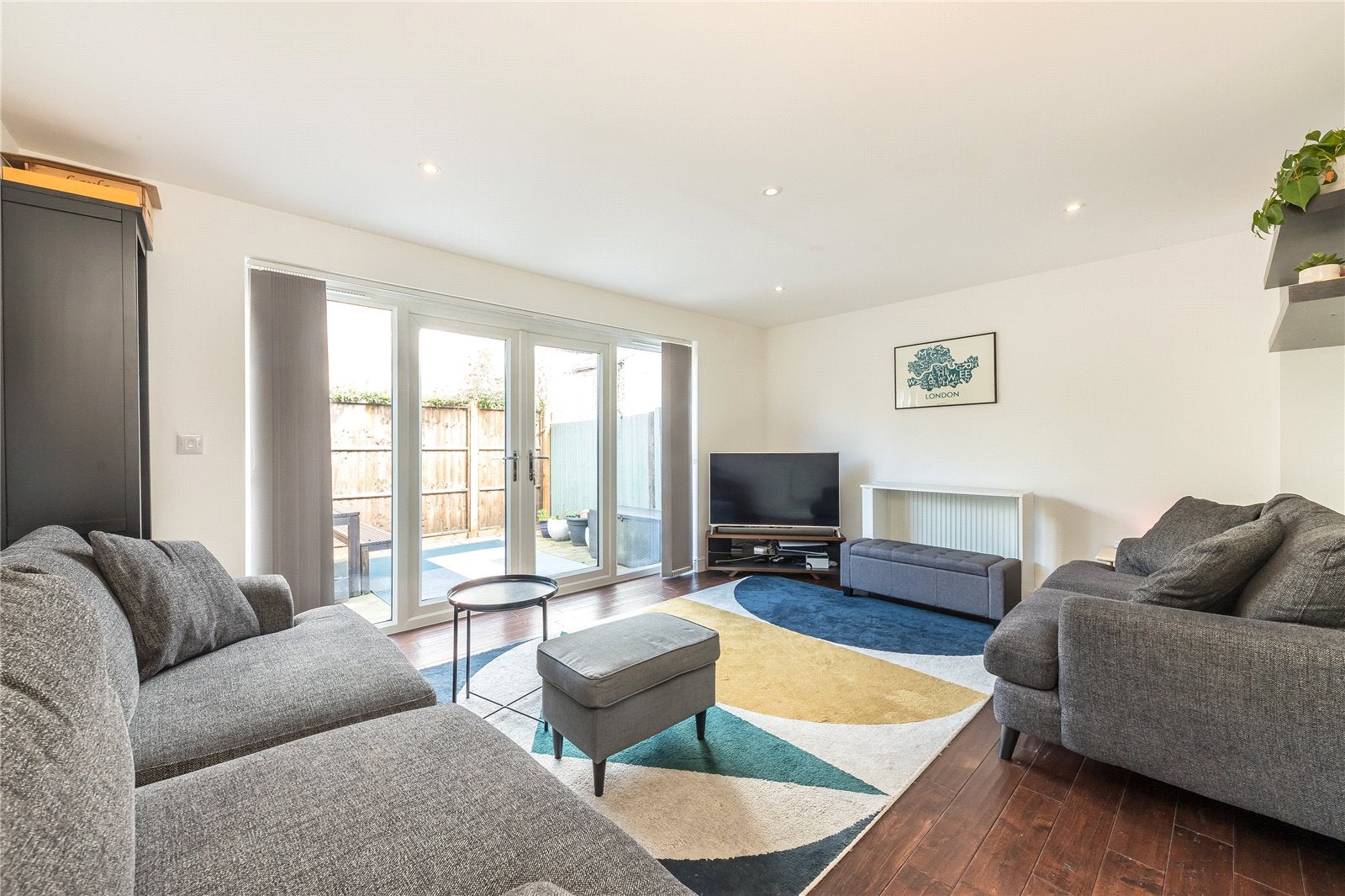 House Garratt Terrace in Greater London