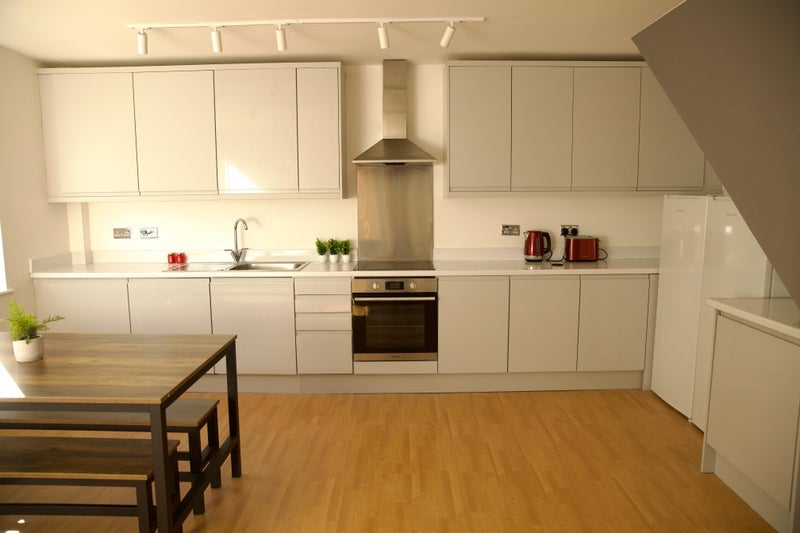Flat Plender Street in Greater London