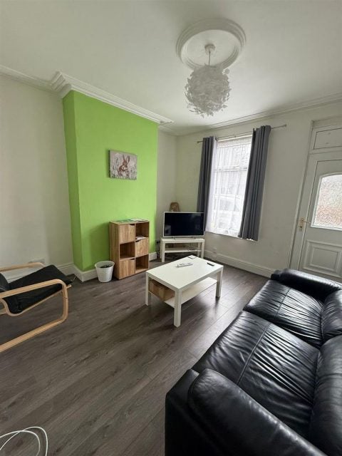 Flat Lancing Road in Sheffield