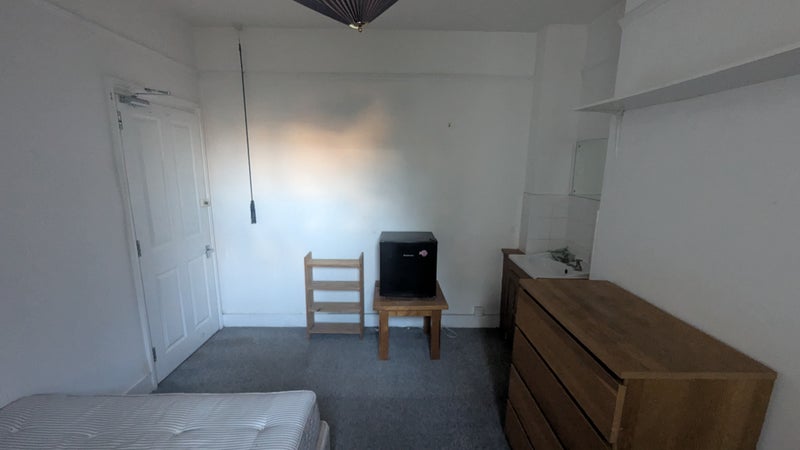 Room Dedworth Road in Windsor