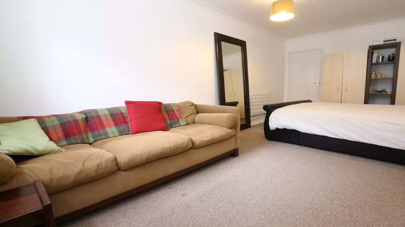 Room Hartley Street in Greater London