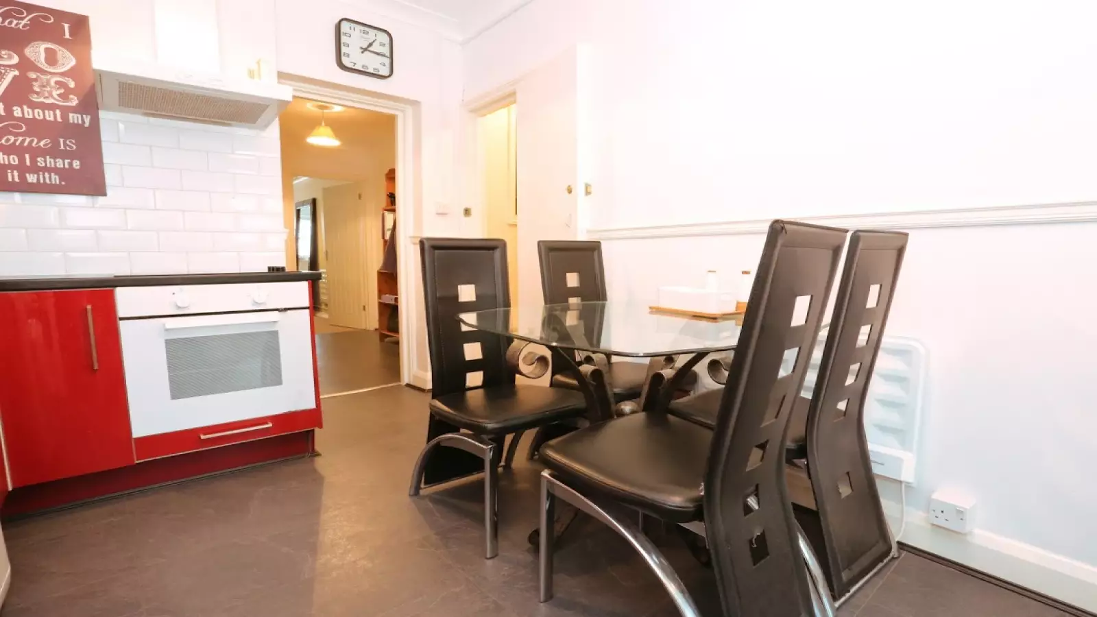Room Hartley Street in Greater London