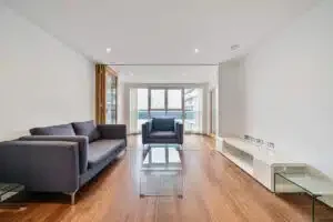 Flat Western Gateway in Greater London