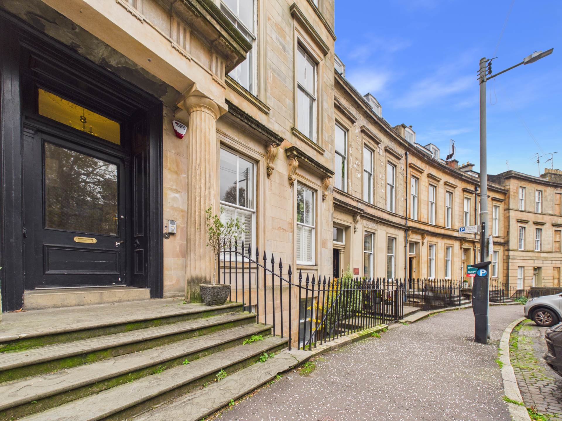 Flat Lynedoch Crescent in Glasgow
