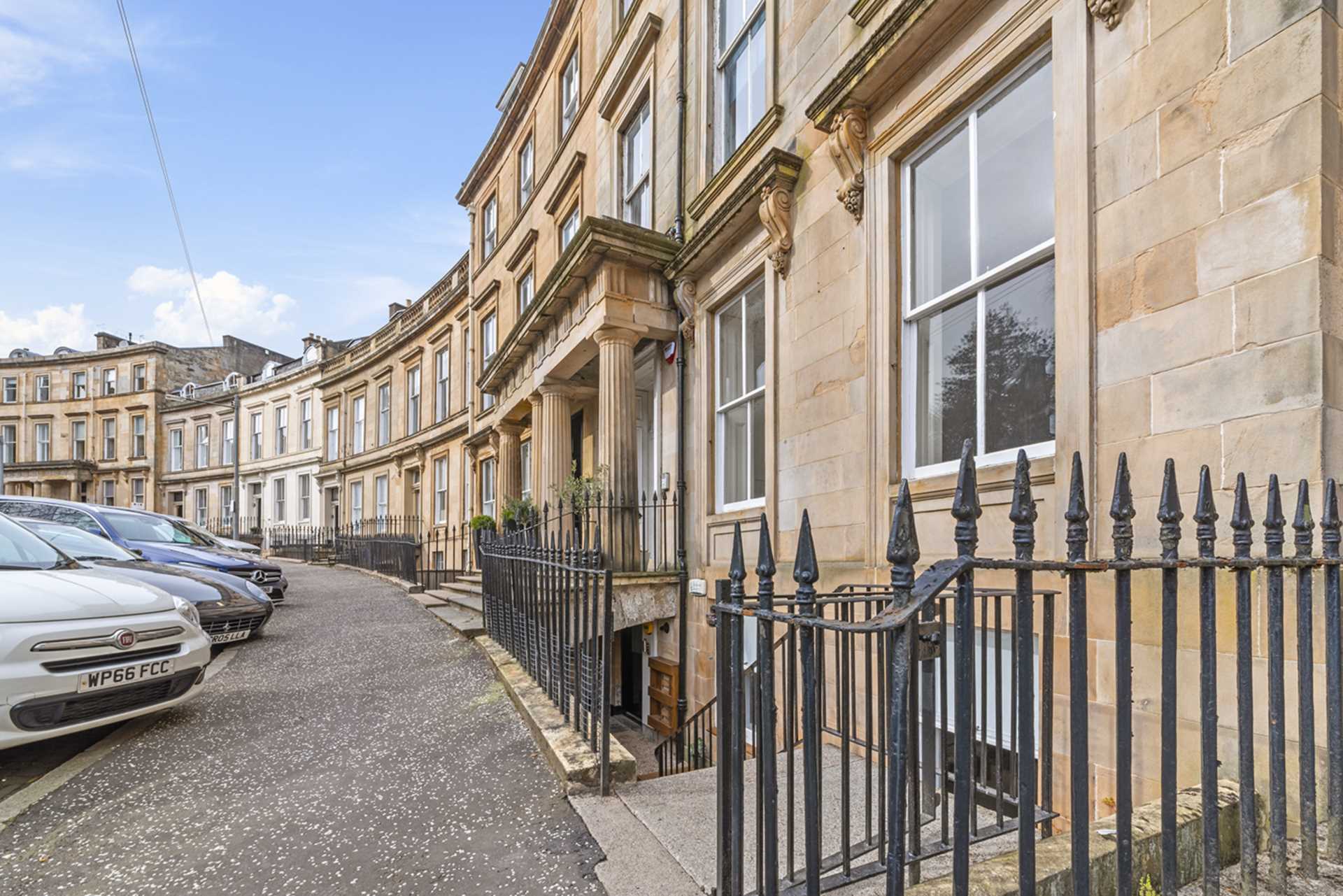 Flat Lynedoch Crescent in Glasgow