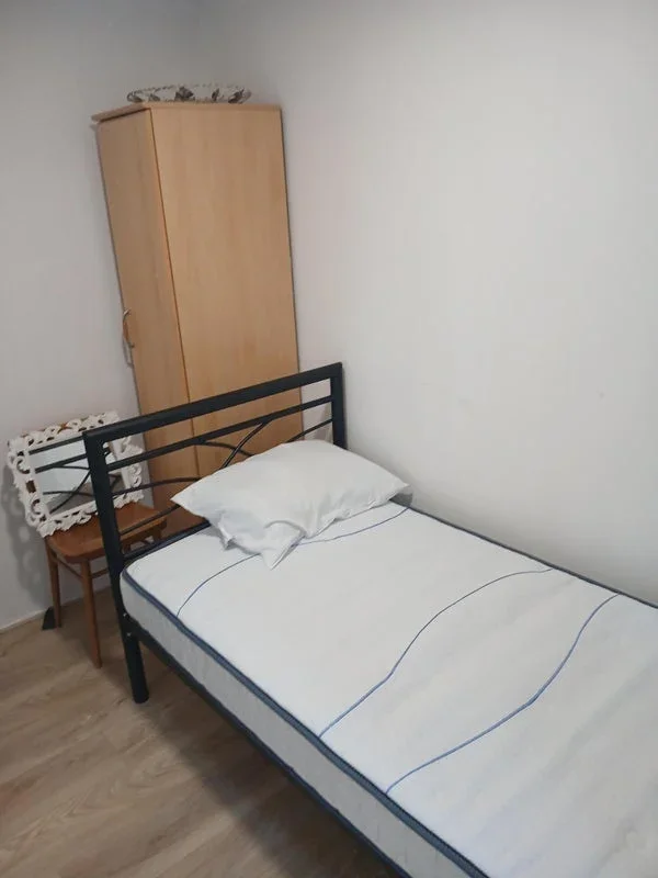 Room South Road in Greater London