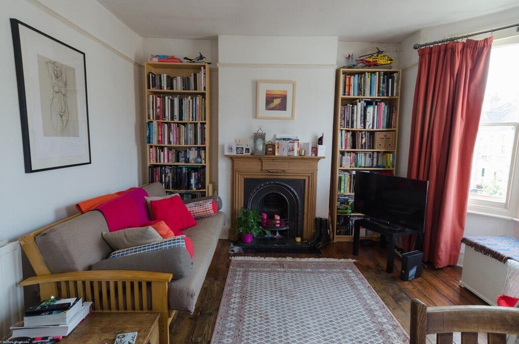 Flat Raleigh Road in Greater London