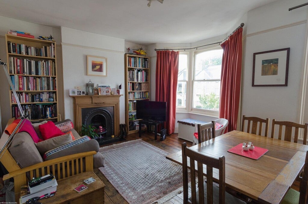 Flat Raleigh Road in Greater London
