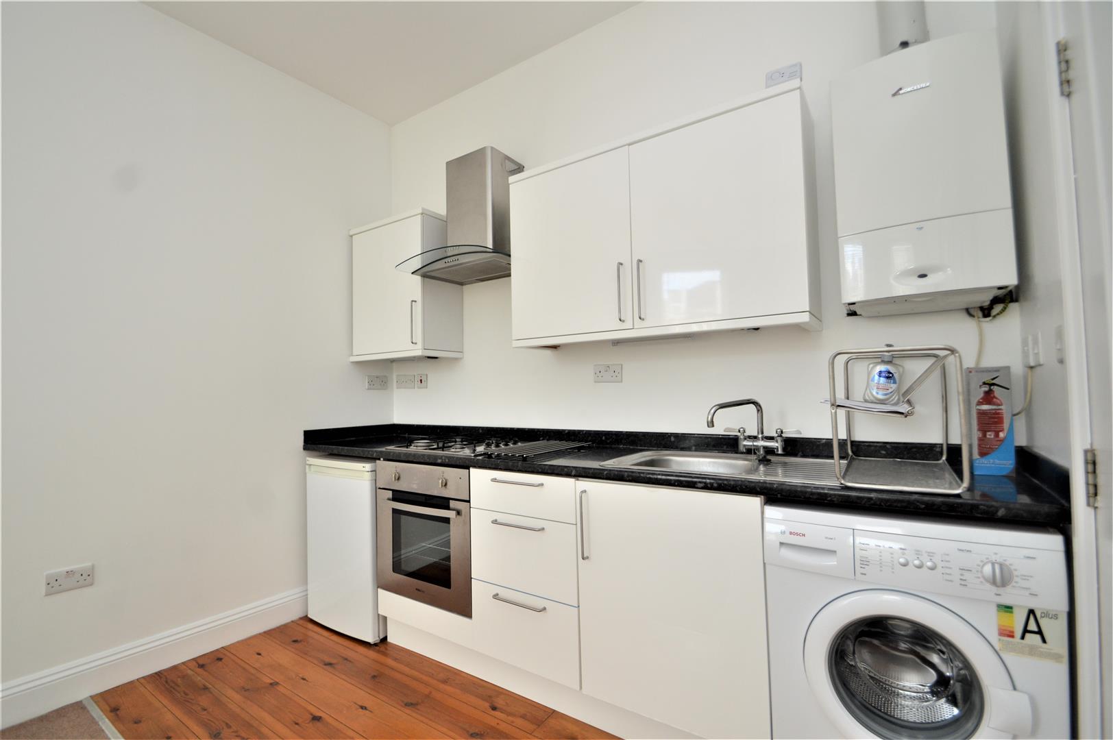 Flat Fernbank Road in Bristol