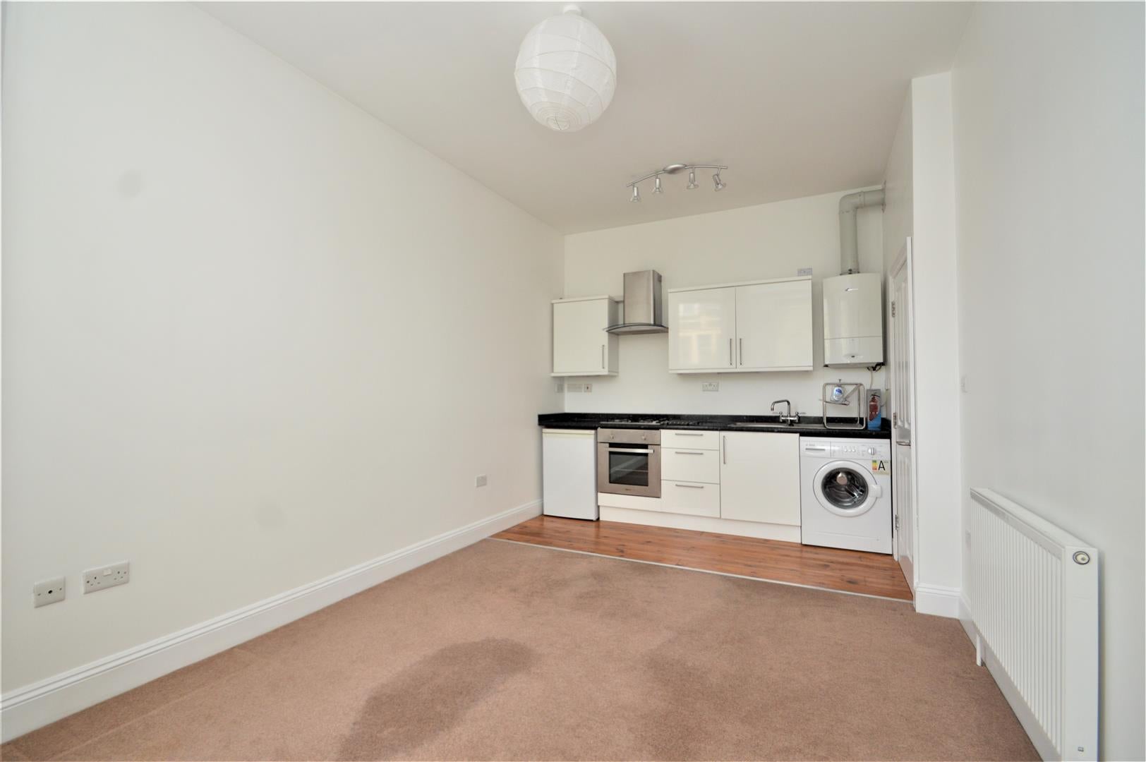 Flat Fernbank Road in Bristol
