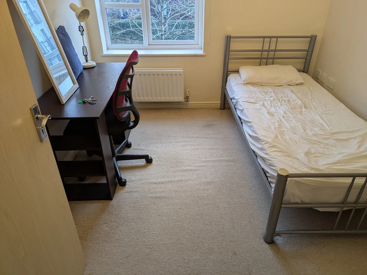 Room Circus Drive in Cambridge
