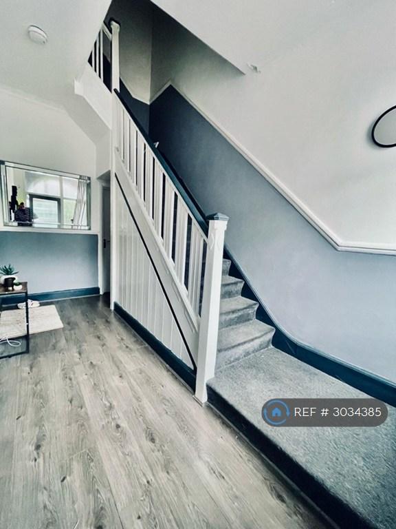Room Norbury Crescent in Greater London