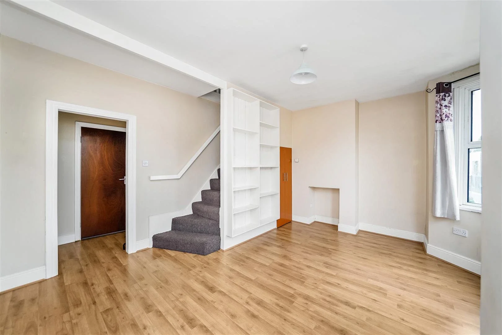 Flat St Ann's Road in Greater London