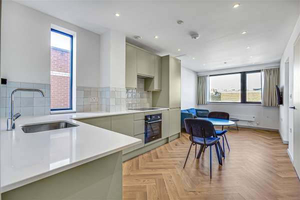 Flat Alexandra Road in Greater London