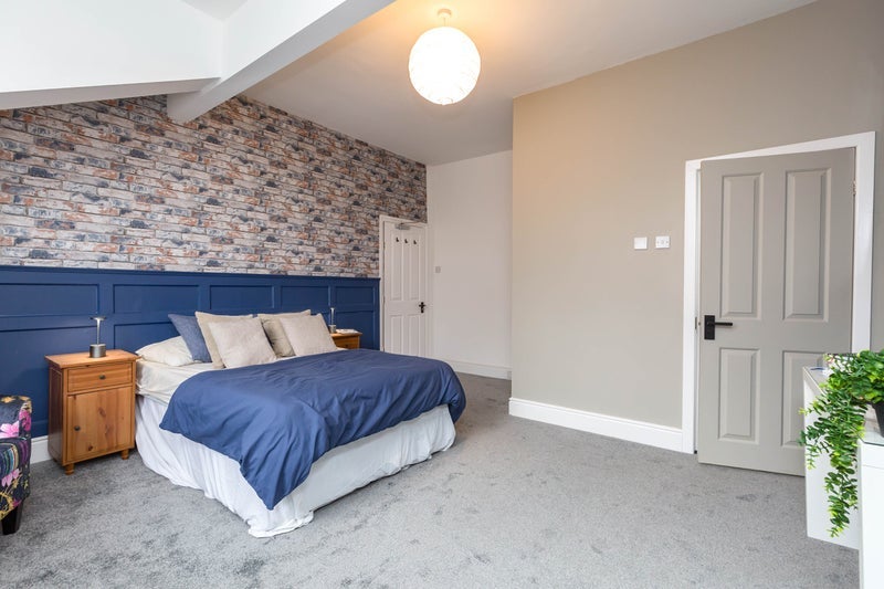 Room Manchester Road in Bury