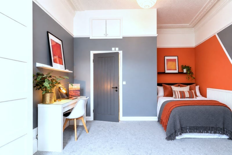 Room Manchester Road in Bury