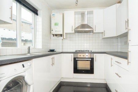 House Daleside Close in Leeds
