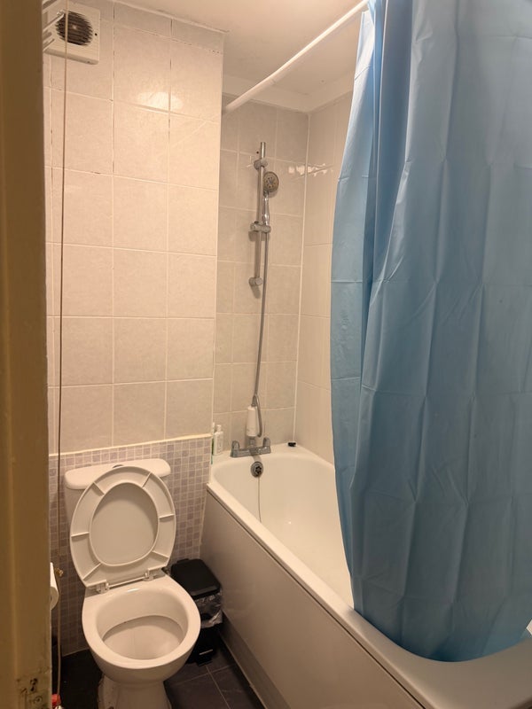 Room Parsonage Street in Greater London