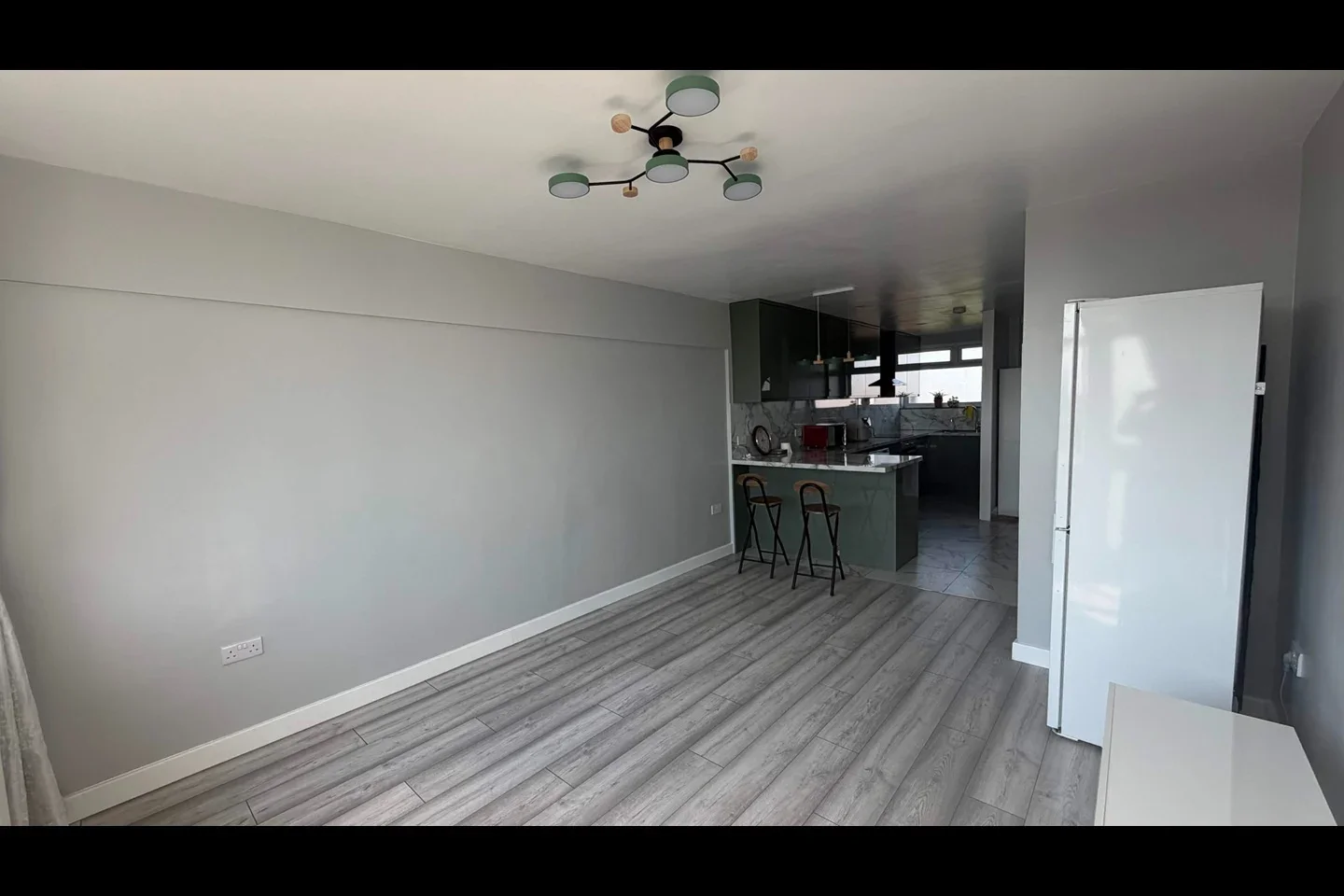 Flat Wyllen Close in Greater London
