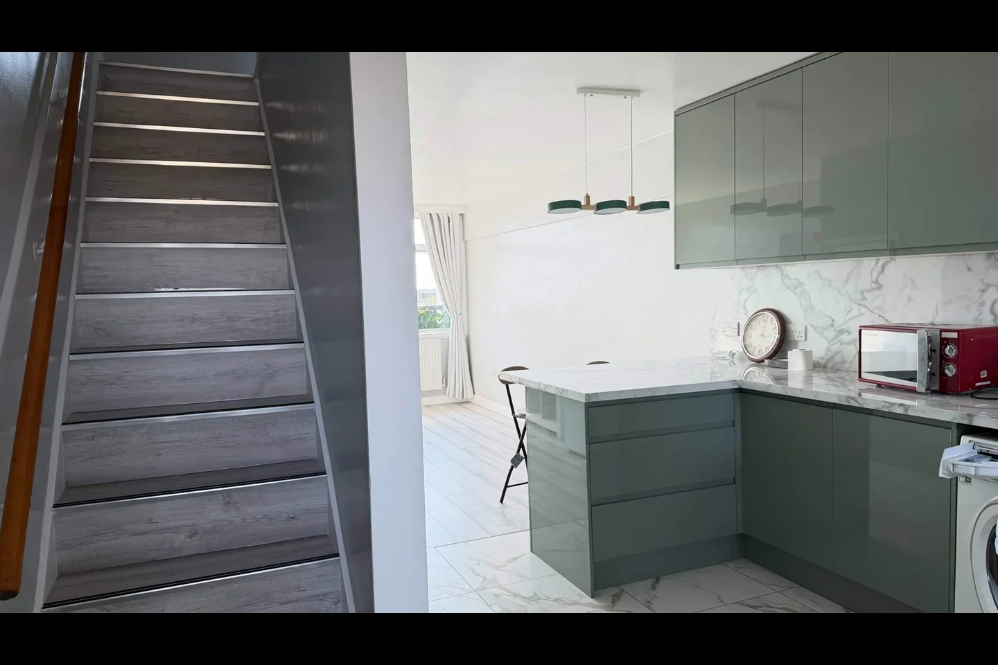 Flat Wyllen Close in Greater London