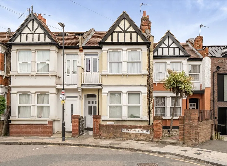 Flat St. Margaret's Avenue in Greater London