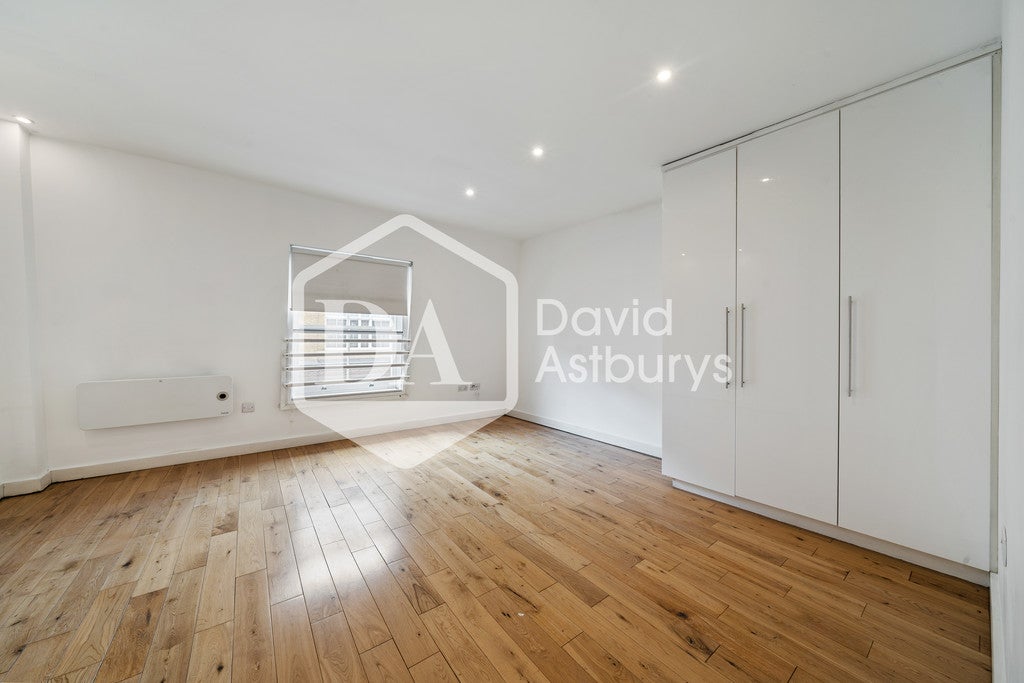 Flat York Way in Greater London