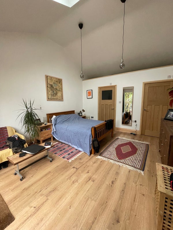 Room Grace Road in Bristol