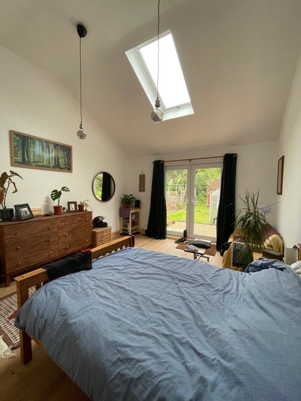 Room Grace Road in Bristol