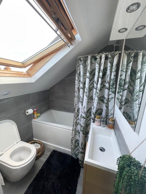 Room Sangley Road in Greater London