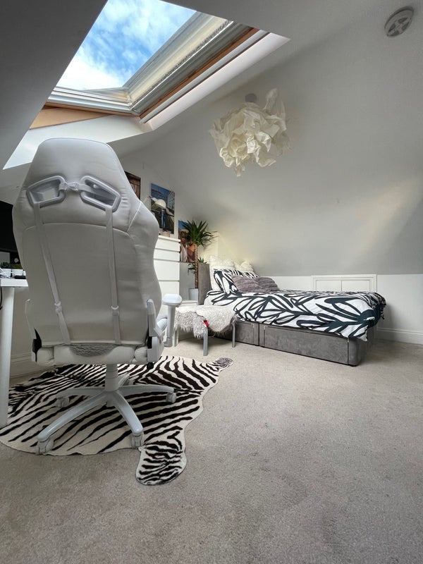 Room Sangley Road in Greater London